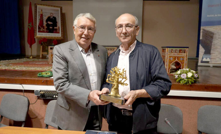 الوجه الآخر للظل يبدو سعيداً بفوزه