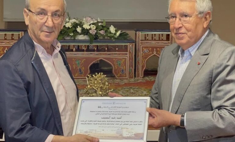 صرح إبداعي لأربعة عقود.. الضعيف يستلم “جائزة محمد زفزاف للر...